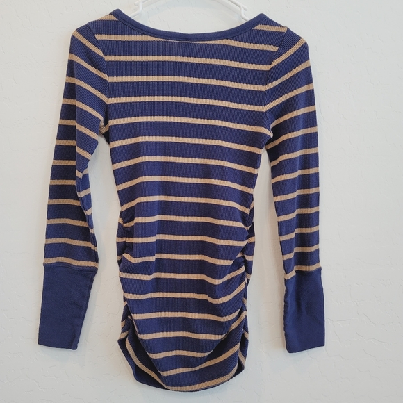 💕 Old Navy Maternity Rib-Knit Henley Striped Tee Size Small Maternity - Picture 2 of 11